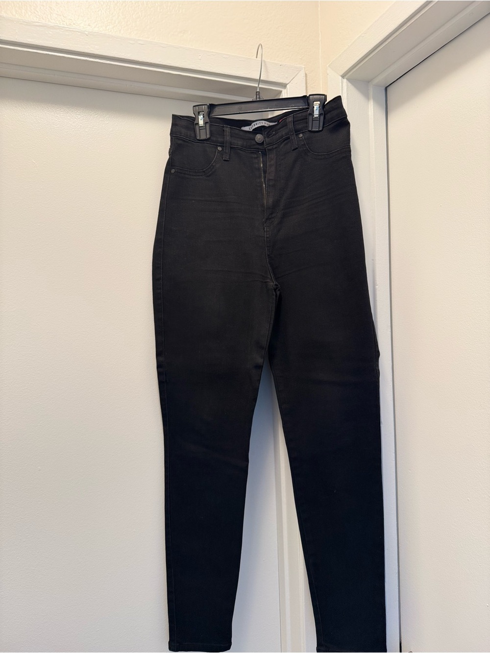 Celebrity Pink High-Rise Black Skinny Jeans